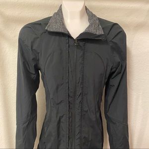 Womens Jacket lulemon black zip front small no size tag but fits small